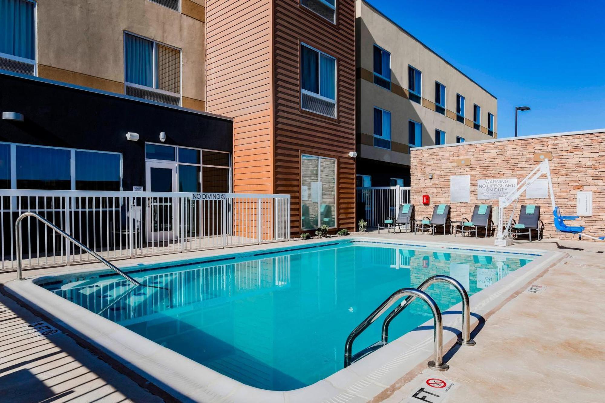 Fairfield Inn & Suites By Marriott Pecos Exterior photo